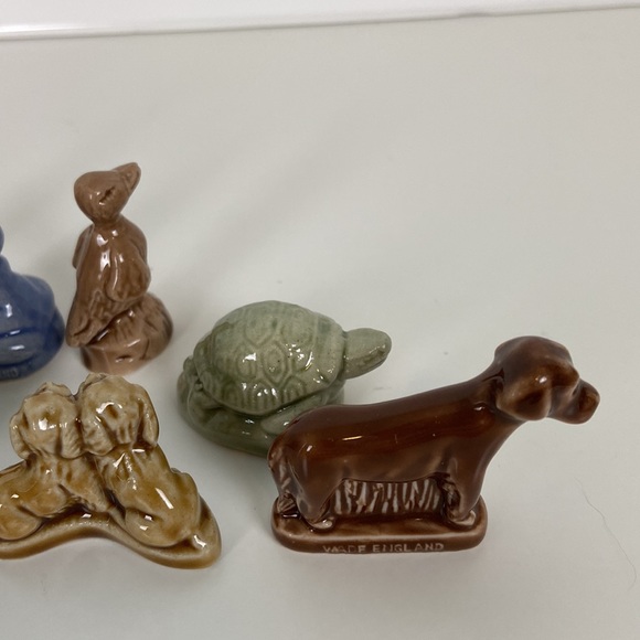 Wade England Red Rose Tea whimsies figurines pet series - Picture 9 of 9